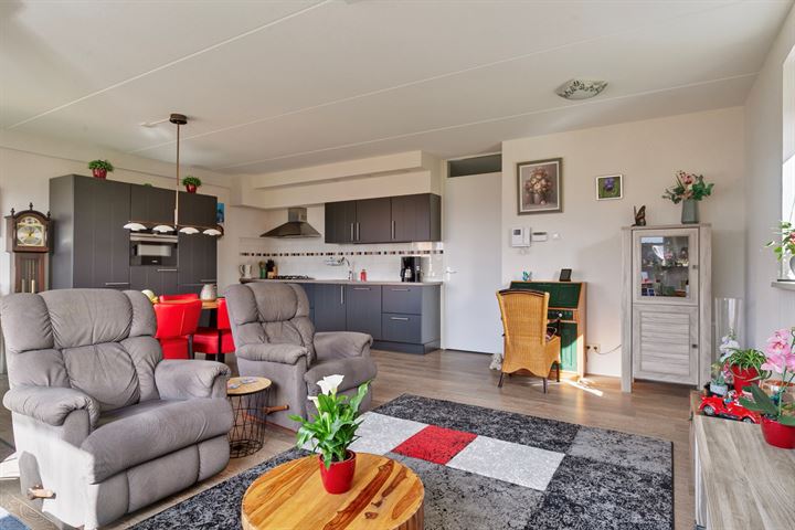 Dokter van Gelderweg 11 in Emst foto