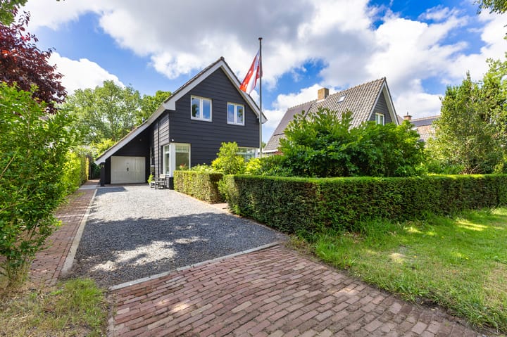 Dokter van Peltlaan 74 in Bergen (NH) foto