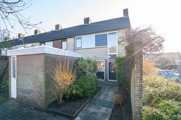 Foto van woning Domela Nieuwenhuisstraat 2, Papendrecht