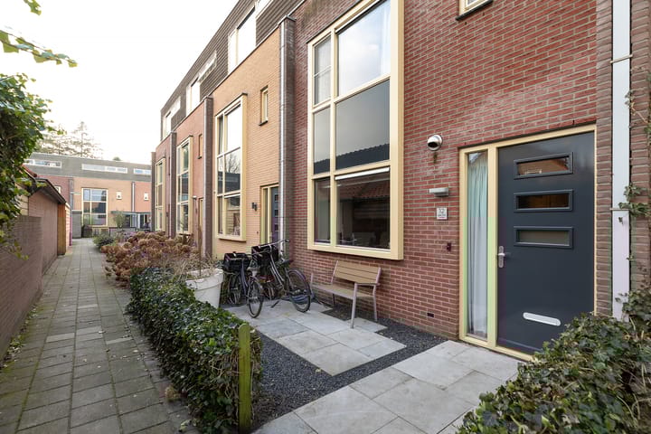 Dominee Versteegtstraat 12 in Loosdrecht