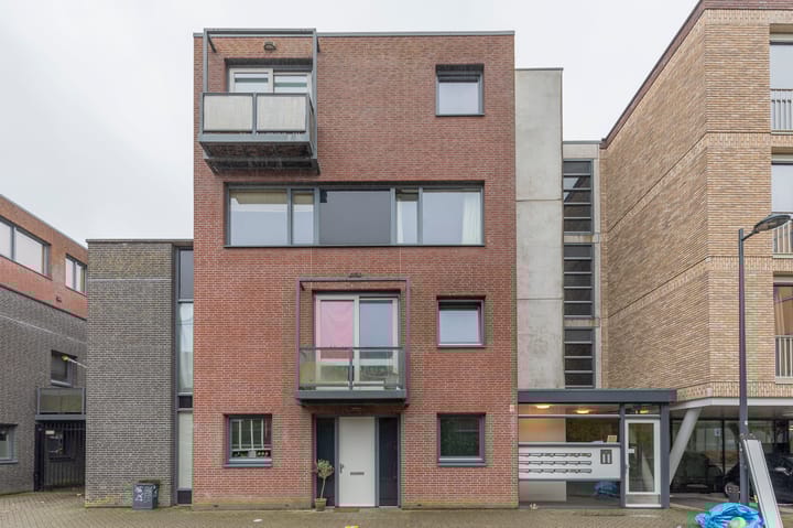 Donkvaart 9-B5 in Breda foto