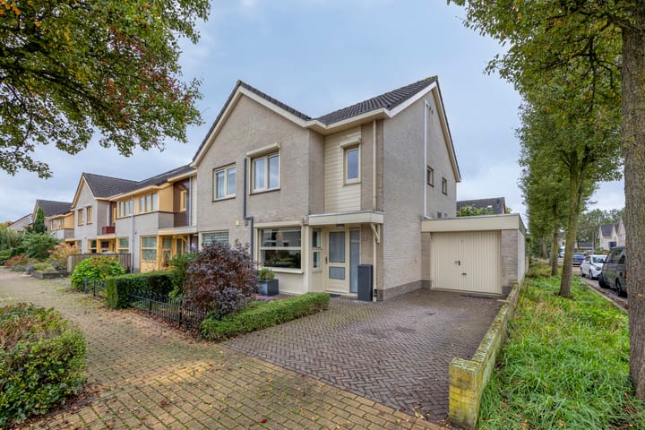 Doornenburgallee 21 in Duiven foto