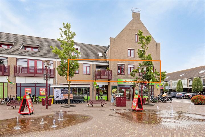 Dorpsplein 27 in Rockanje foto