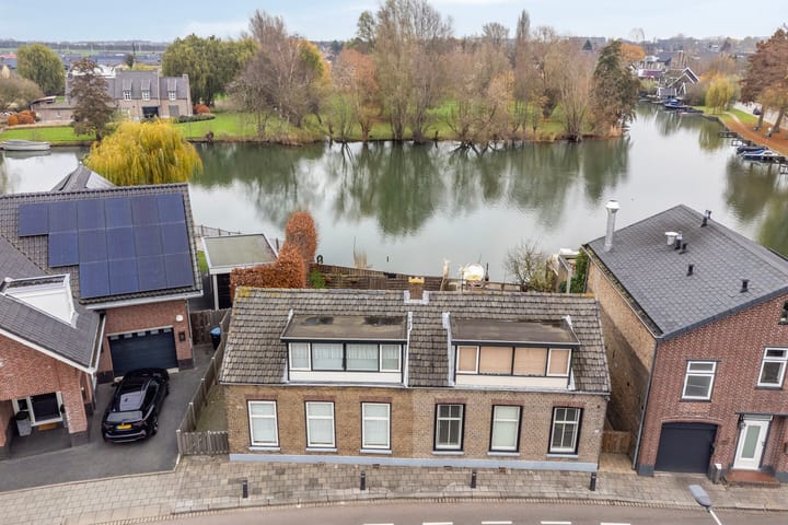 Dorpsstraat 121 in Hendrik-Ido-Ambacht foto