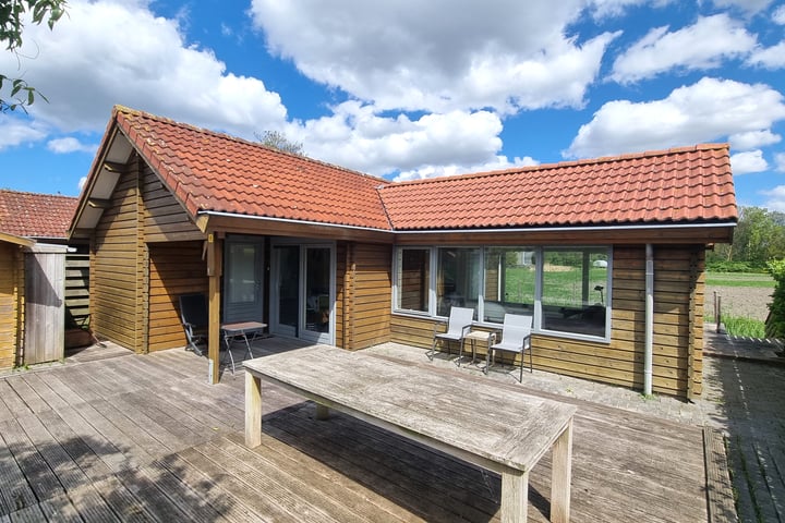 Dorpsstraat 138-08 in Winkel