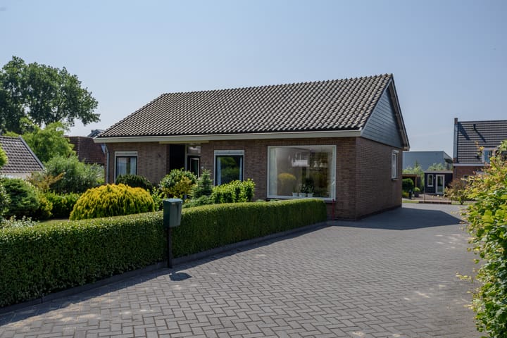 Dorpsstraat 15 in Bleskensgraaf ca foto