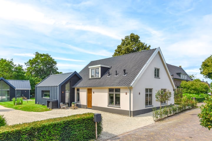 Dorpsstraat 16 in Blaricum foto