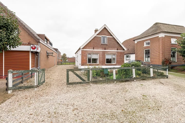 Dorpsstraat 16 in Est foto
