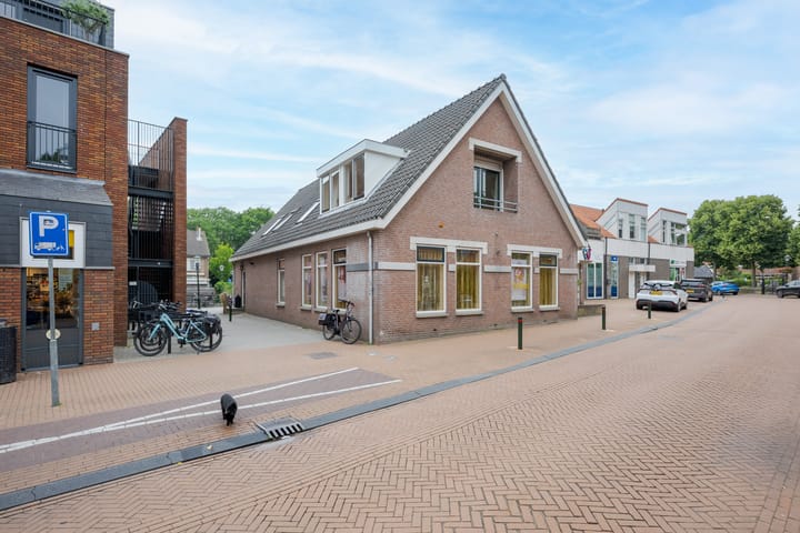Dorpsstraat 30 in Zoeterwoude foto