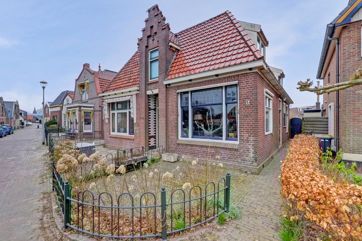 Dorpsstraat 390 in Zuid-Scharwoude foto