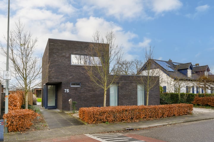 Dorpsstraat 75 in Roermond foto