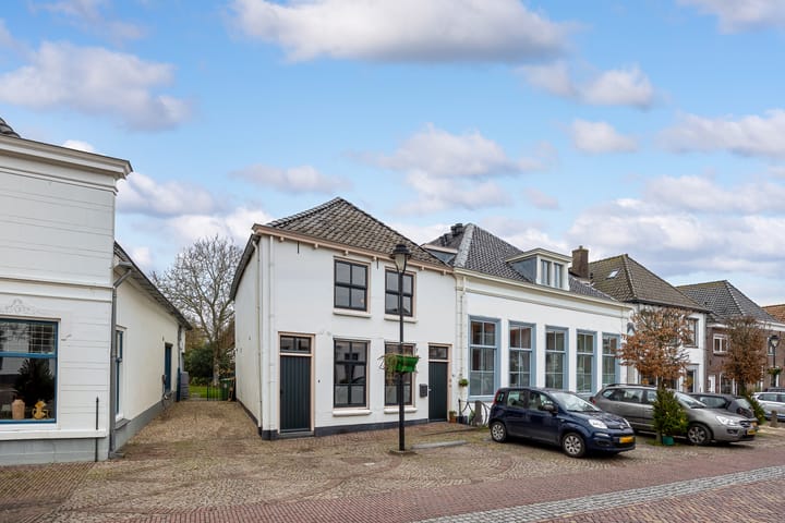 Dorpsstraat 82A in Lexmond foto
