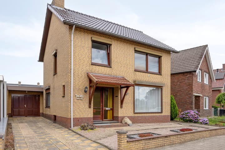 Dorpstraat 77A in Echt foto