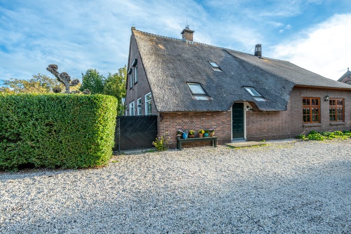 Dorpsweg 11 in Zijderveld foto