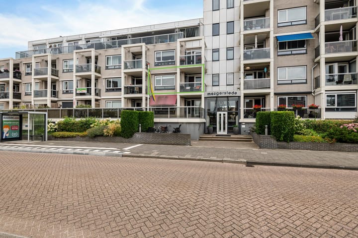 Dr Joh G Mezgerstraat 111 in Zandvoort foto