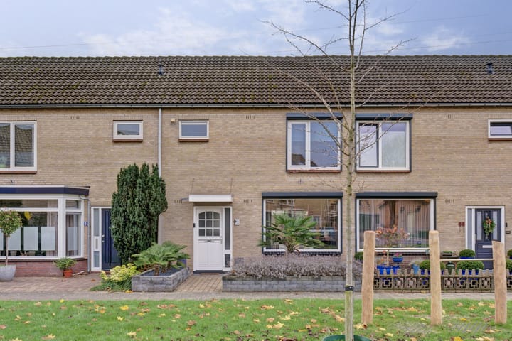 Dr R v Oppenraaijstr 66 in Bemmel