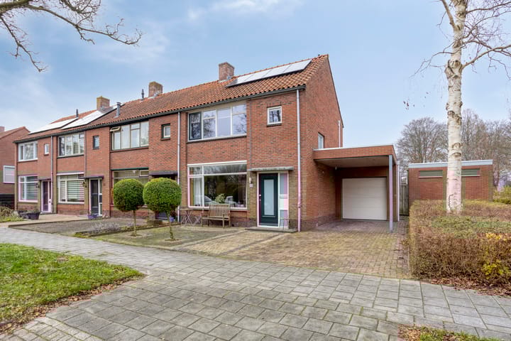 Dr. Th. Tjabbesstraat 26 in Veendam foto