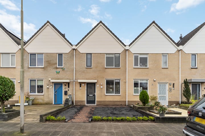 Dr. W.M. Verhaarlaan 77 in Emmeloord foto