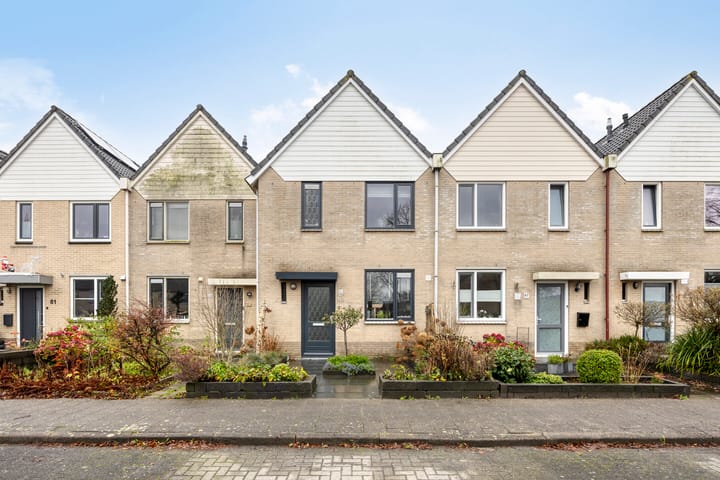 Dr. W.M. Verhaarlaan 85 in Emmeloord foto