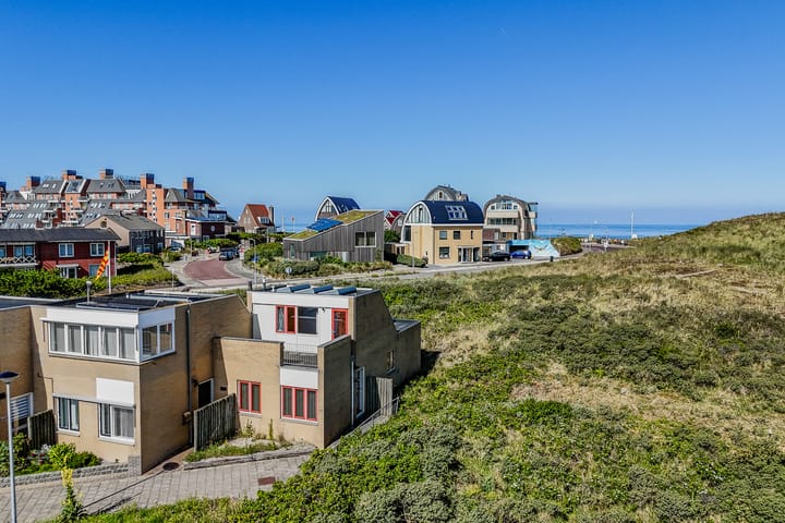Dr Wiardi Beckmanlaan 76 in Egmond aan Zee foto