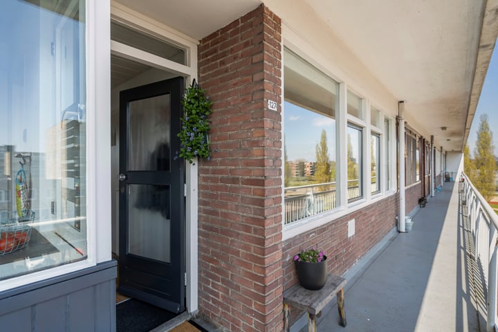 dr. Wiardi Beckmansingel 127 in Vlaardingen foto