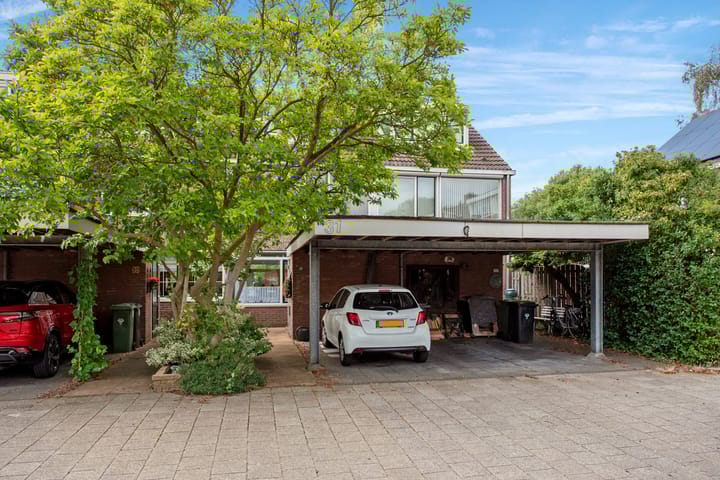 Drechterland 31 in Zoetermeer foto