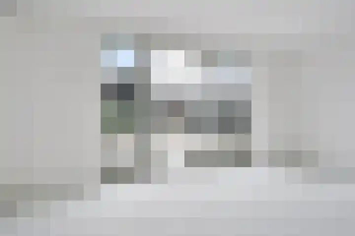 Dries 16 Herpen thumbnail 15