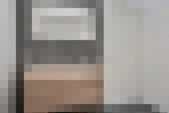 Dries 16 Herpen thumbnail 18