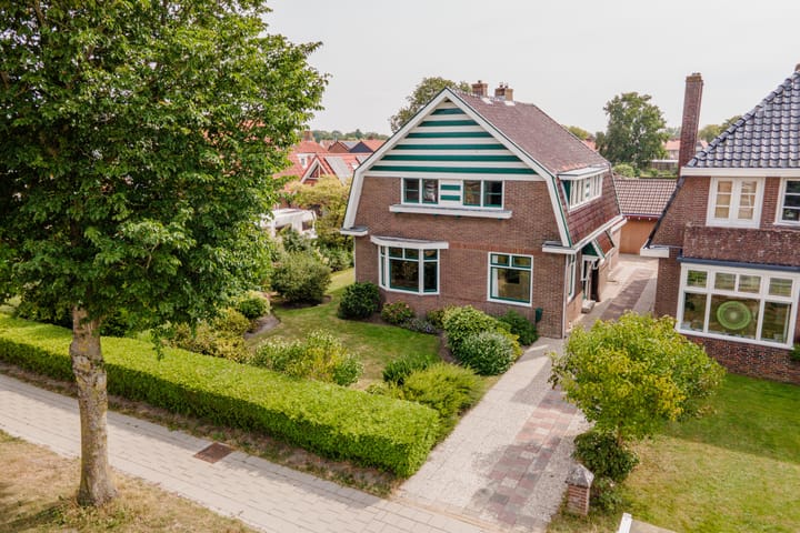 Ds L Touwenlaan 32 in Makkum foto