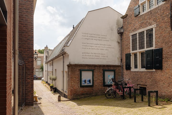 Duivensteeg 2B in Naarden foto