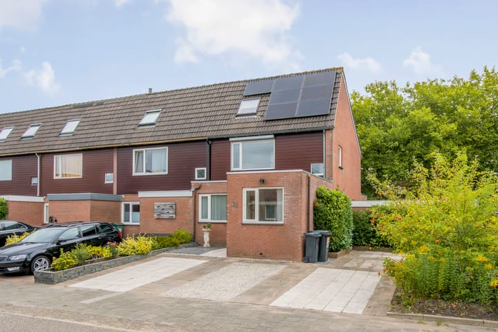 Dunantstraat 38 in Hoofddorp foto