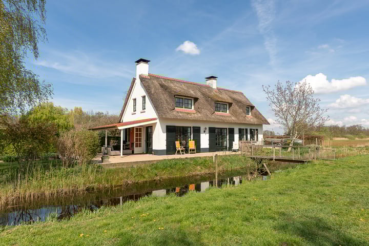 Dwarsdijk 32 in Tienhoven foto