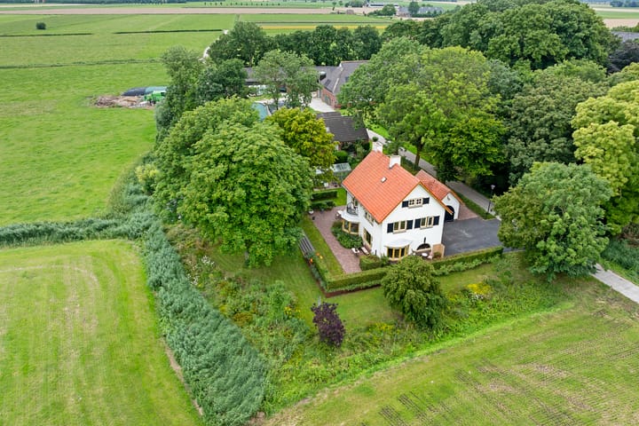 E L Ubbensweg 13 in Huizinge foto