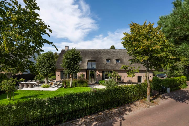 E. Ludenstraat 3 in Huizen foto