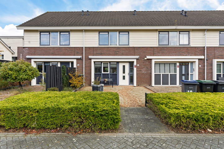 Ed Hoornikstraat 12 in Almere foto