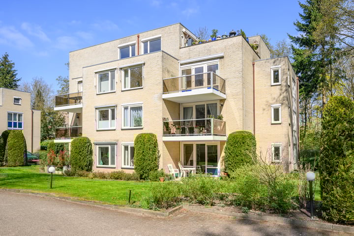 Eikbosserweg 183W in Hilversum foto