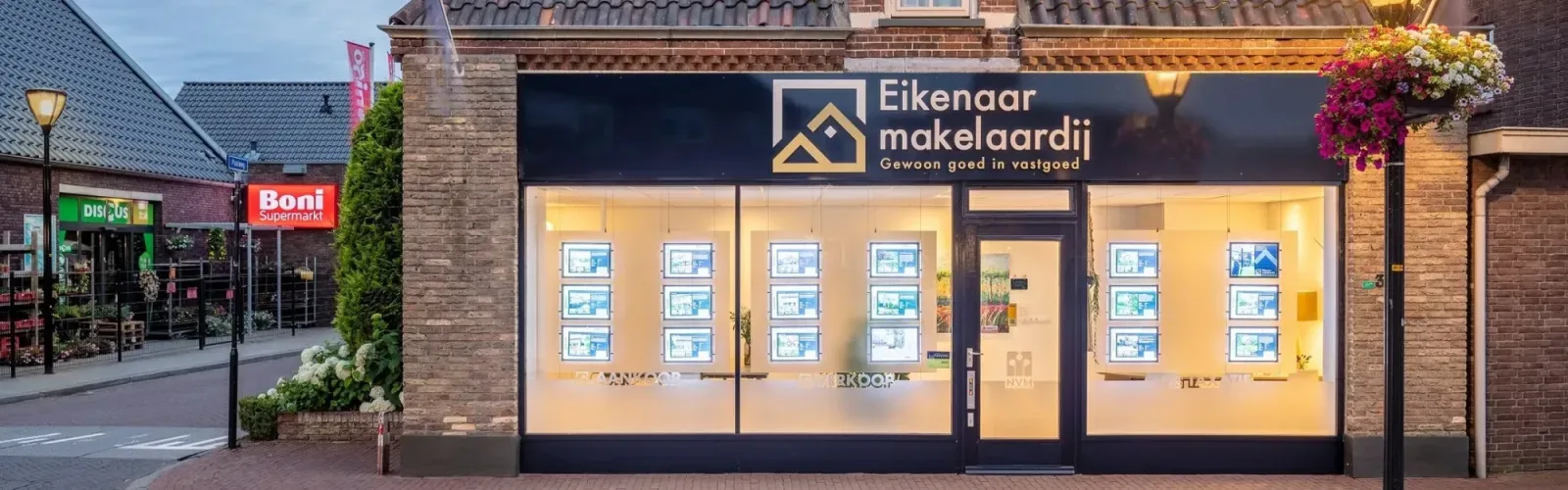 Team foto van Eikenaar Makelaardij