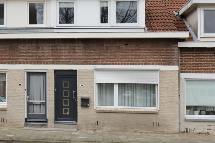 Eikenderweg 44 in Heerlen foto