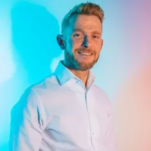 Photo of Elbert van Donselaar