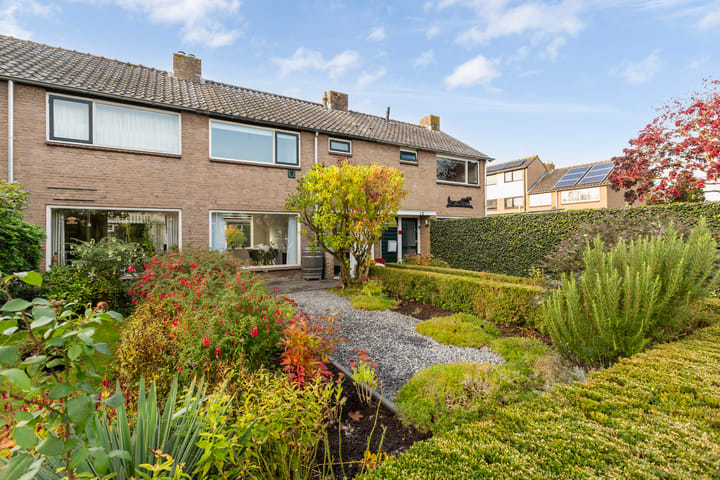 Elisabeth van Loonstraat 10 in Mijnsheerenland foto