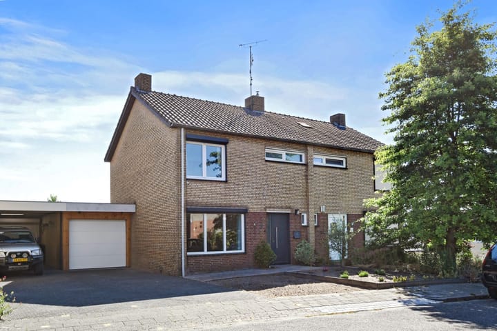 Elzenstraat 12 in Hunsel foto