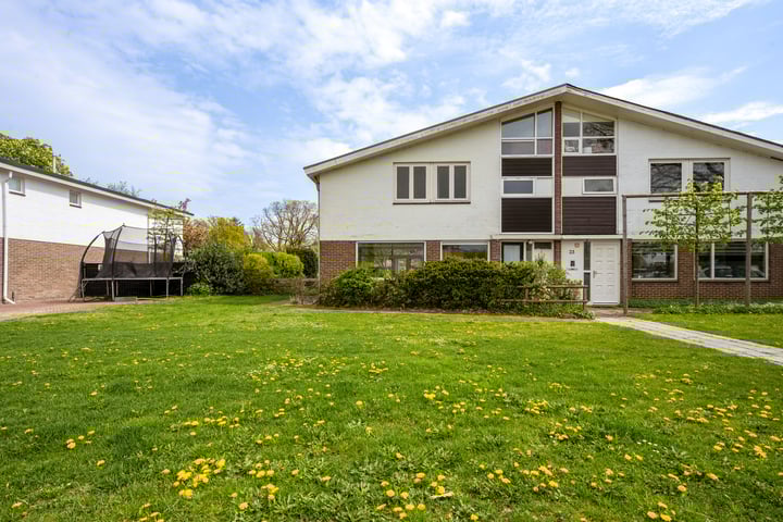 Emmalaan 21 in Emmen foto