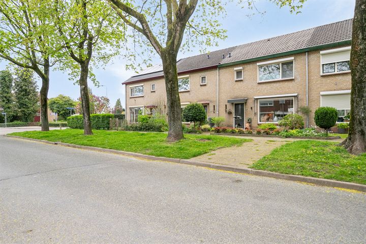 Emmastraat 80 in Angeren foto