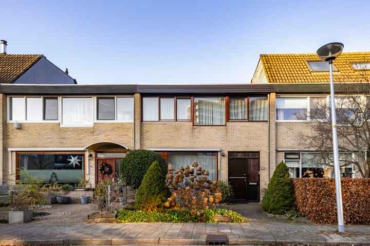 Enkstein 26 in Ede foto