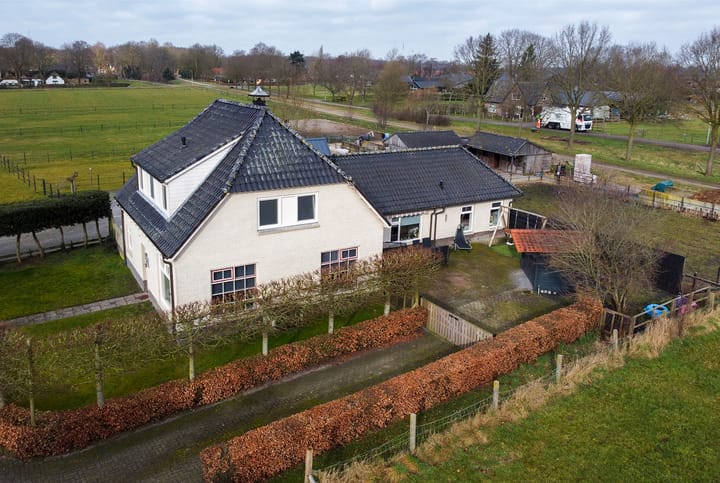 Enkweg 2 in Hattem foto