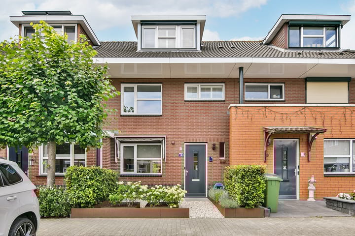 Faustlaan 74 in Nieuw-Vennep foto