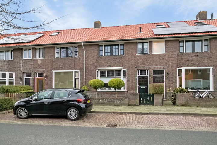 Ferdinand Bolstraat 22 in Leeuwarden foto