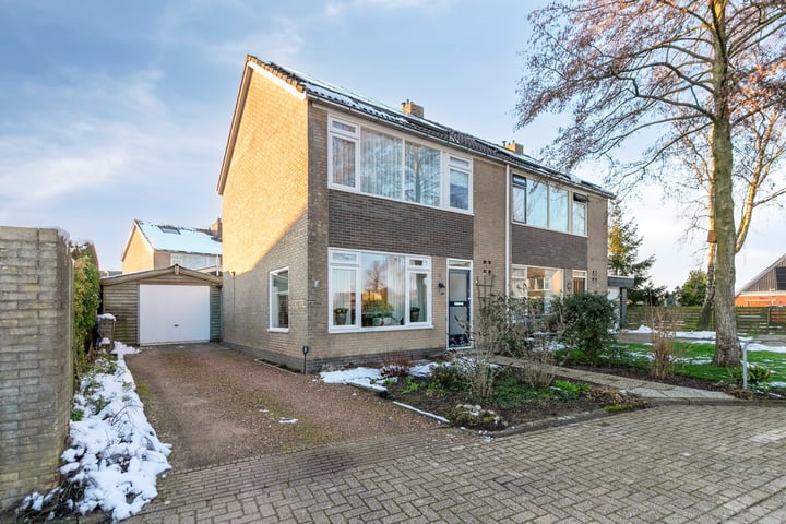 Fogelsanghstraat 1 in Burum foto