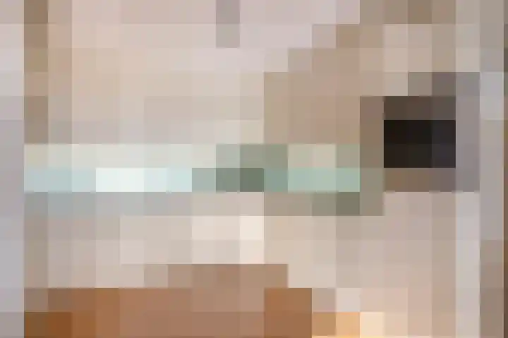 Forum 44 Born thumbnail 16