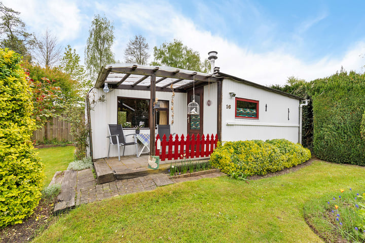 Frank en Vrijhof 16 in Rohel foto